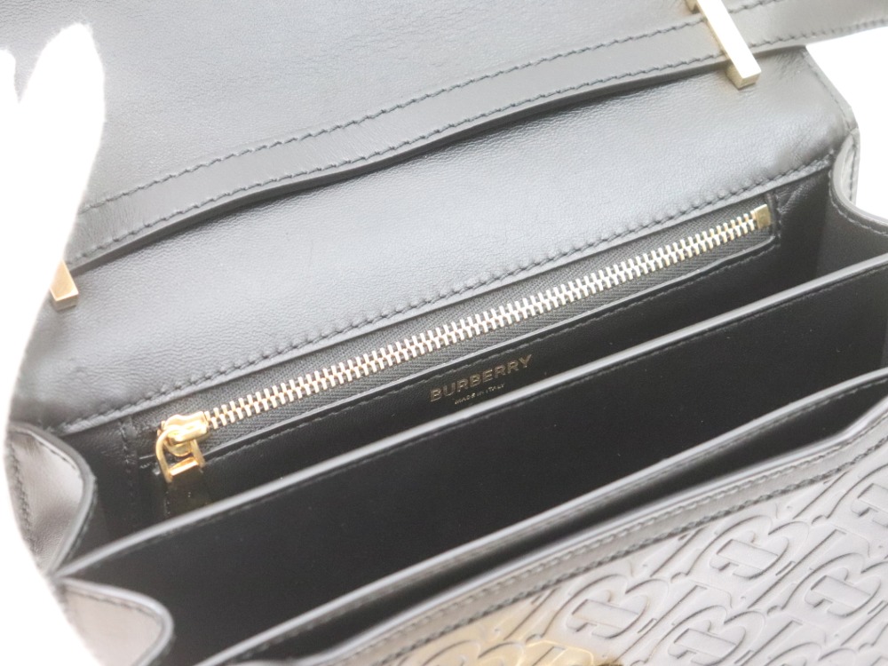 バーバリーTBショルダーバッグ内側
