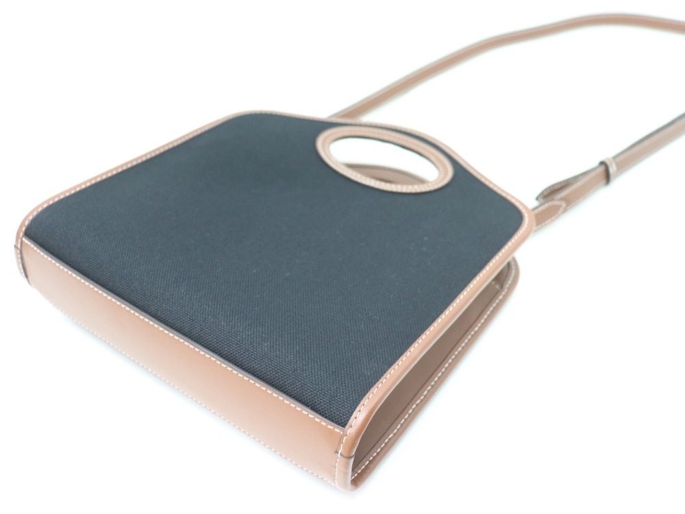 バーバリーのミニツートン表面