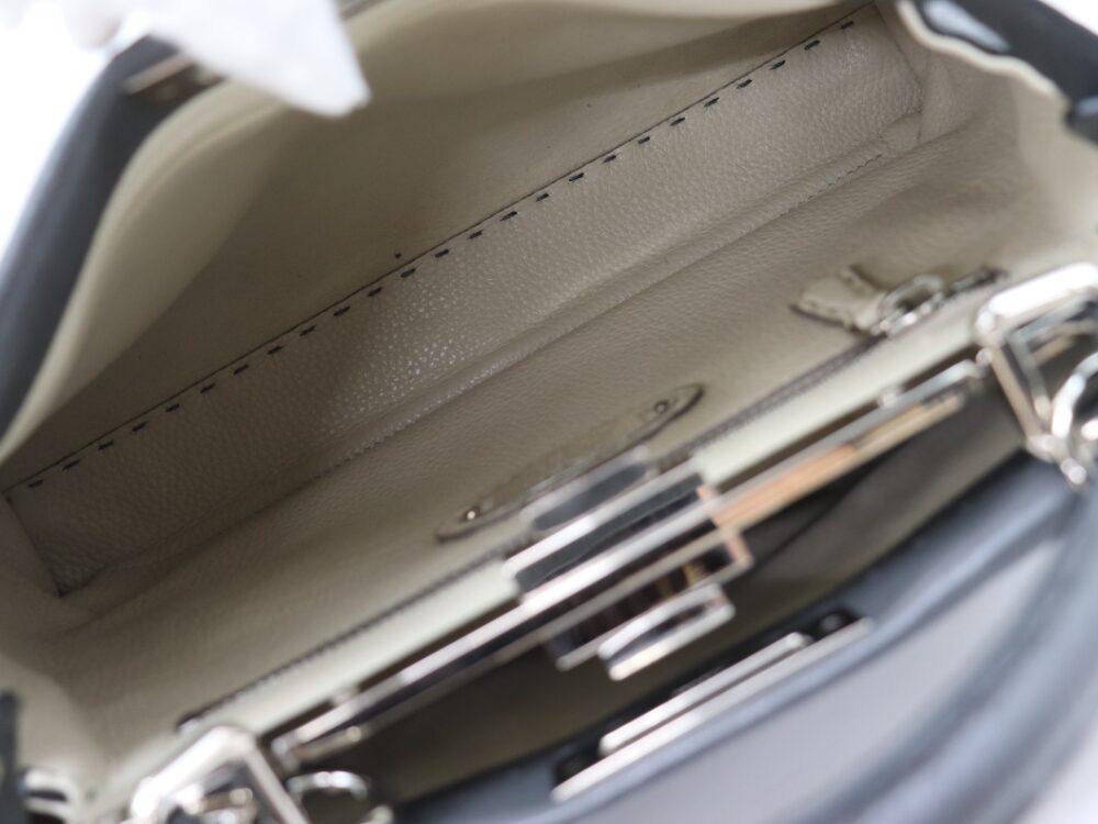 フェンディのピーカブー内側