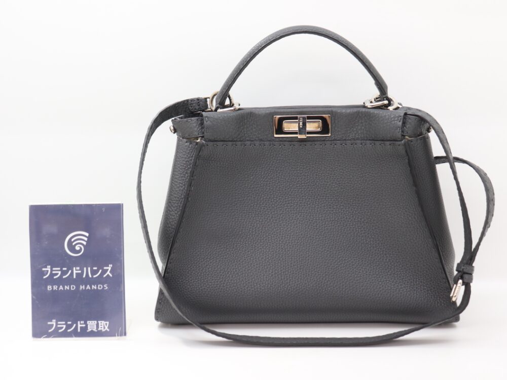 フェンディのピーカブー正面