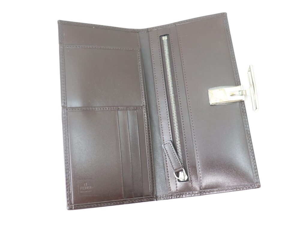 フェンディズッカ柄財布内側