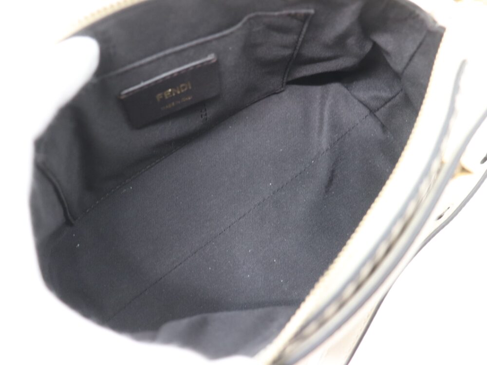 フェンディバイザウェイミニ内側