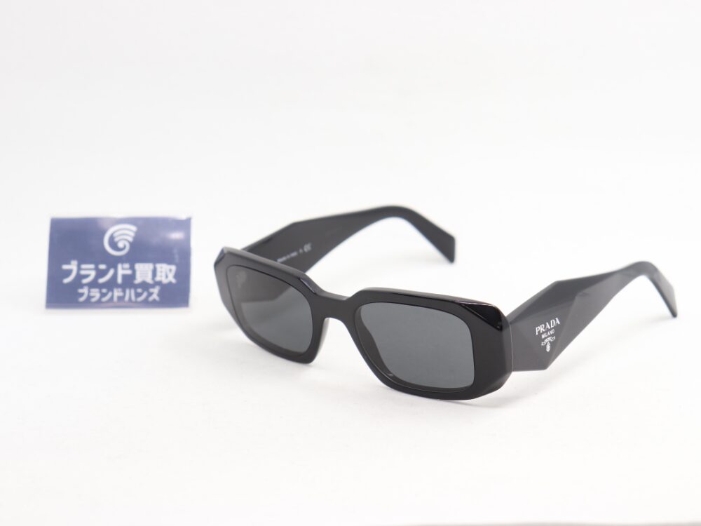 プラダのサングラス全体