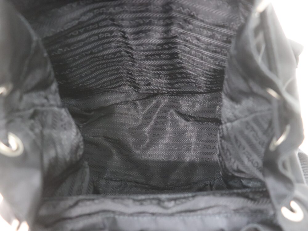 プラダのテスートリュック内側