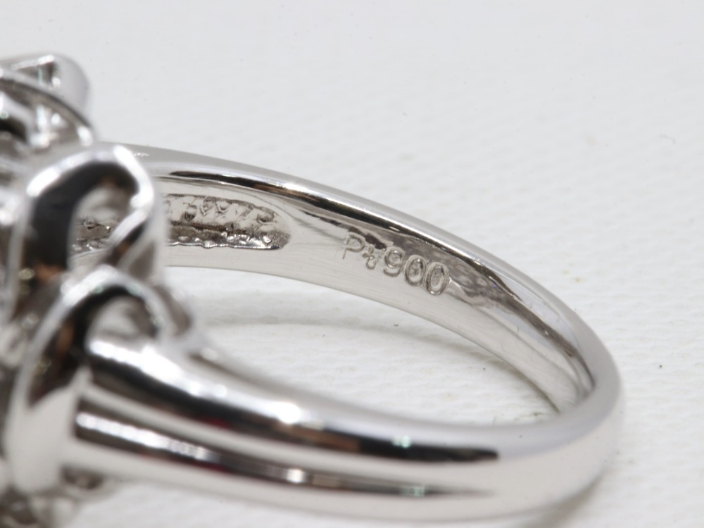 プラチナPt900のダイヤリング刻印