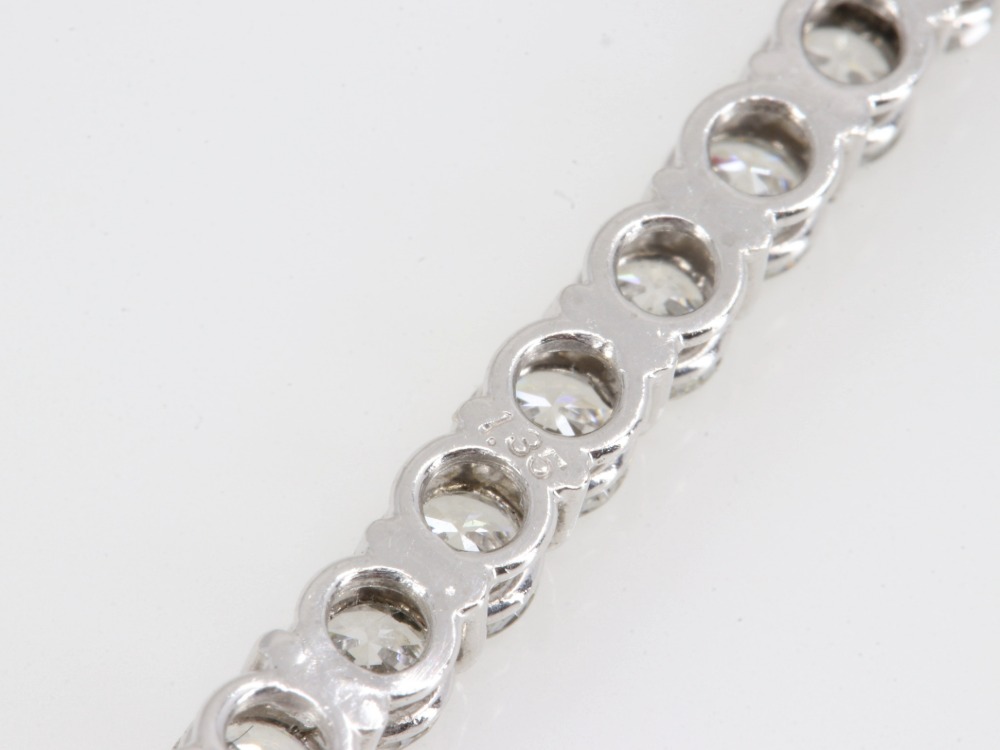 プラチナメレダイヤチャーム刻印