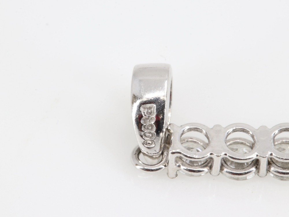 プラチナメレダイヤチャーム刻印2