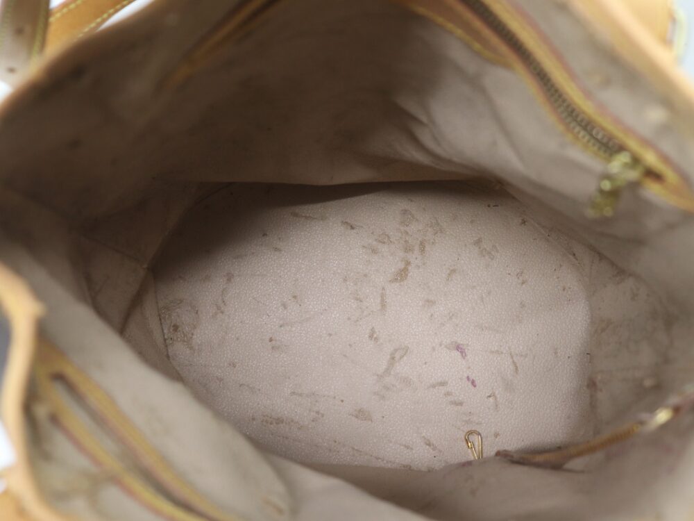 ベタ剝がれルイヴィトンバケットGM内側