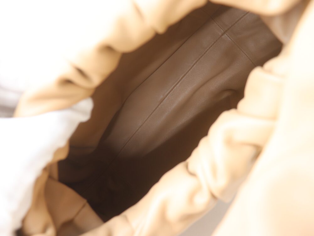 ボッテガヴェネタのバッグ内側