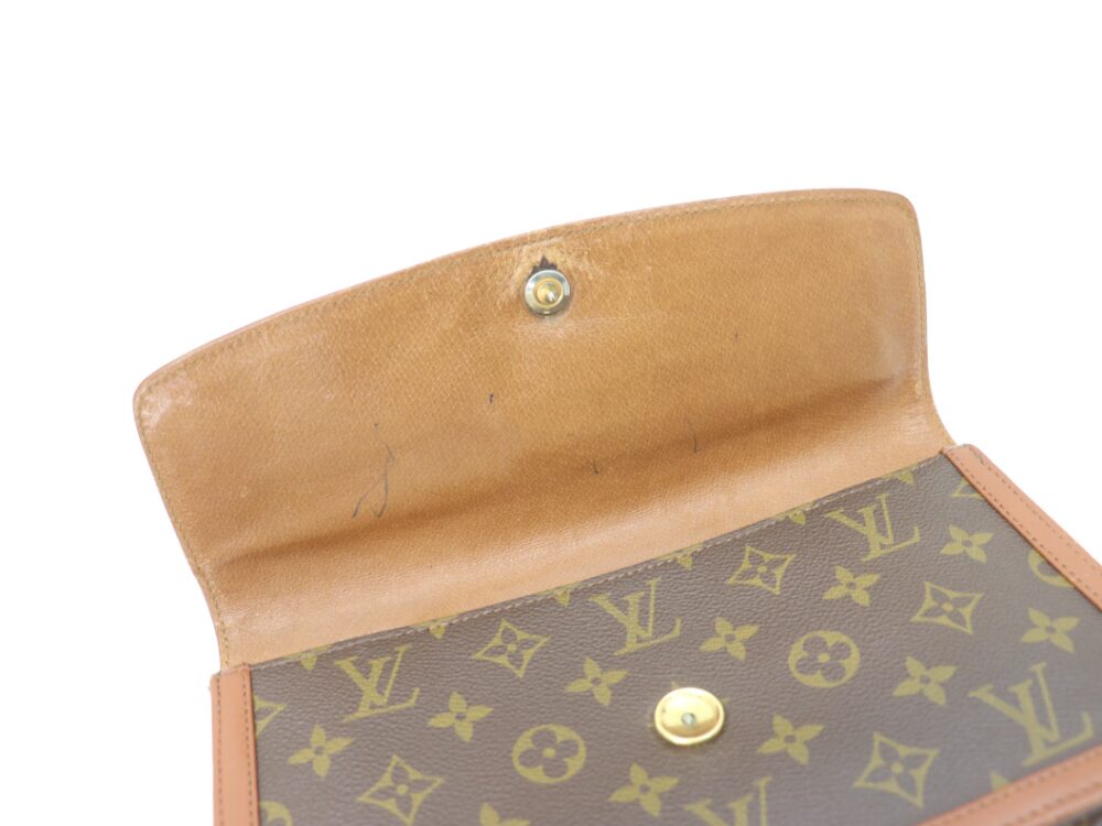 ルイヴィトンのポシェットダム内側ロゴ