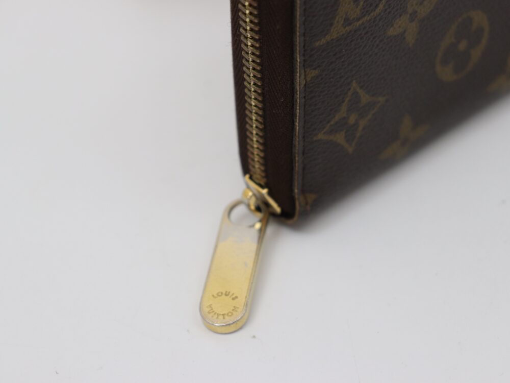 ルイヴィトンジッピーウォレット金具