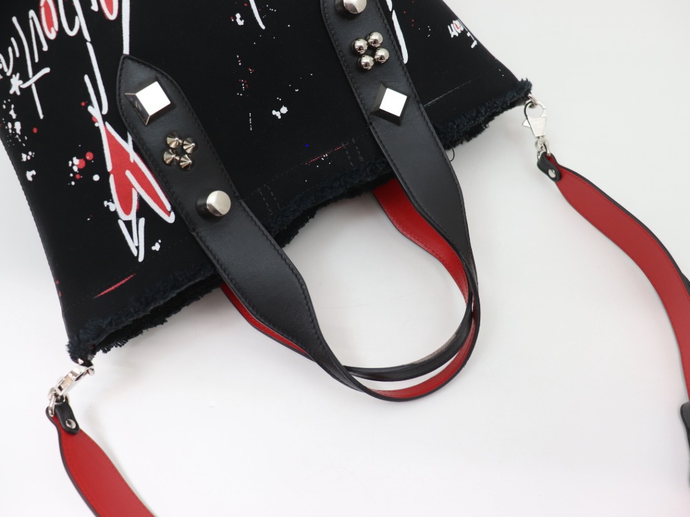 ルブタンフランジバス持ち手