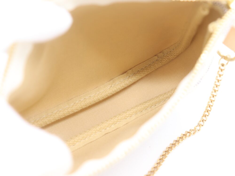 ヴィトンアクセソワール内