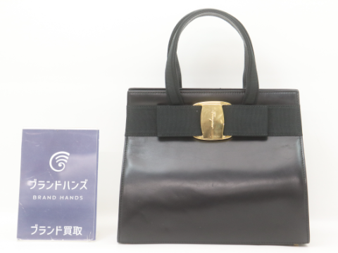 フェラガモ ヴァラ リボン レザー ショルダー 2WAY バッグ