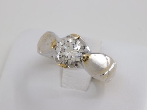 ダイヤモンド K18 1.001ct