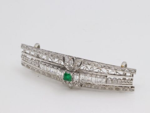 PT850 エメラルド 0.38ct メレダイヤ 1.81ct 帯留め