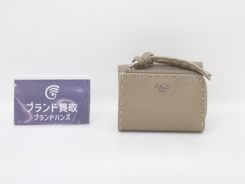フェンディ セレリア コンパクト財布 8M0499
