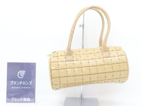 シャネル プラスチック ハンドバッグ