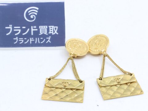 シャネル マトラッセバッグモチーフ イヤリング 95A ゴールド GP
