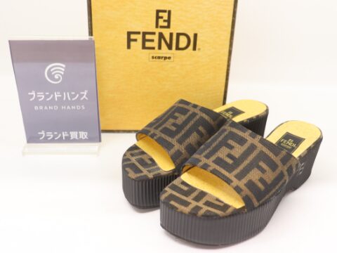 フェンディ ズッカ 厚底サンダル レディース