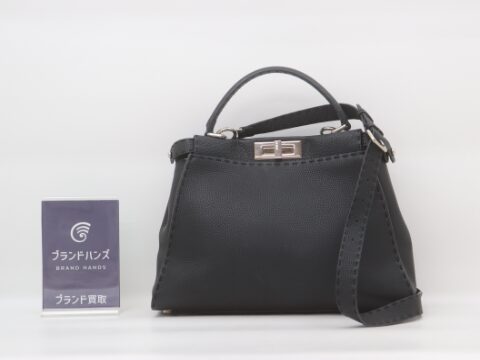 フェンディ ピーカブー レギュラー セレリア 8BN290