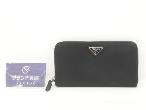 プラダ ナイロン 長財布