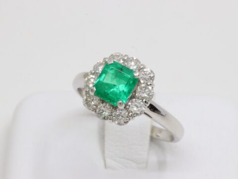 PT850 エメラルドダイヤ リング E0.88ct D0.70ct 4.3g