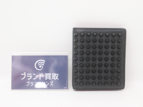 クリスチャンルブタン スタッズ 財布