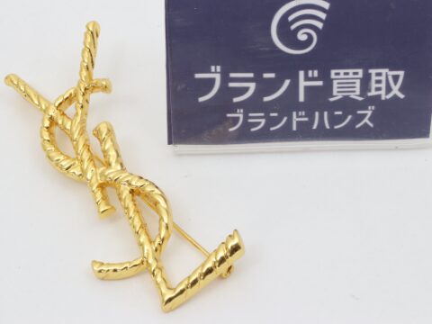 サンローラン YSL ロゴ ブローチ
