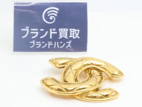 シャネル ココマーク マトラッセ ブローチ GP ゴールド