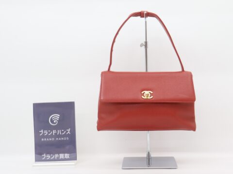 シャネル ターンロック ココマーク ショルダーバッグ キャビアスキン レッド