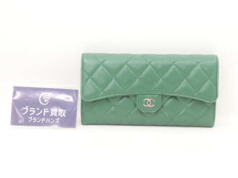 シャネル マトラッセ 二つ折り長財布 ラムスキン グリーン