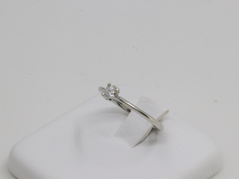 ティファニー ソリティア ダイヤリング PT950 0.22ct