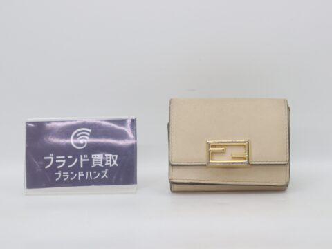 フェンディ 三つ折り財布