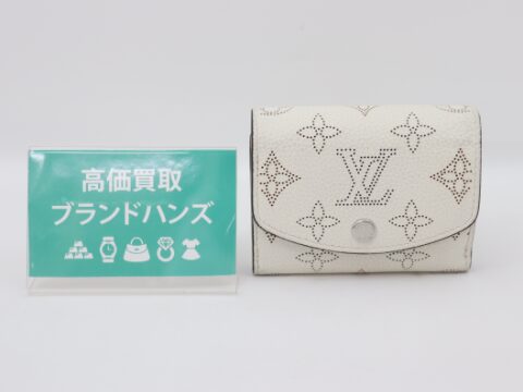 ルイヴィトン モノグラムマヒナ ポルトフォイユ イリスXS M82365