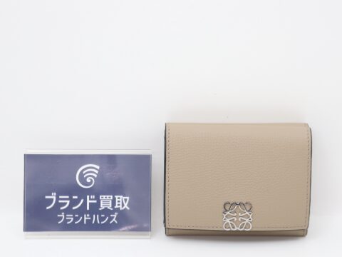 ロエベ アナグラム トライフォード 三つ折り財布