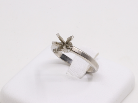 PT900 ダイヤ 枠 4.3g