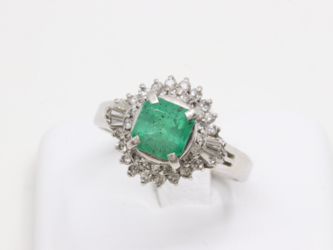 エメラルド E1.33ct Pt900 リング