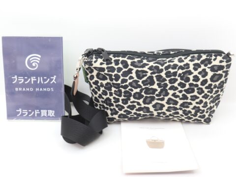 エルベシャプリエ ナイロン 豹柄 スクエアポーチ