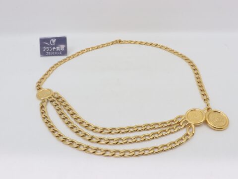 シャネル ココメダル ゴールド トリプルチェーン 94A