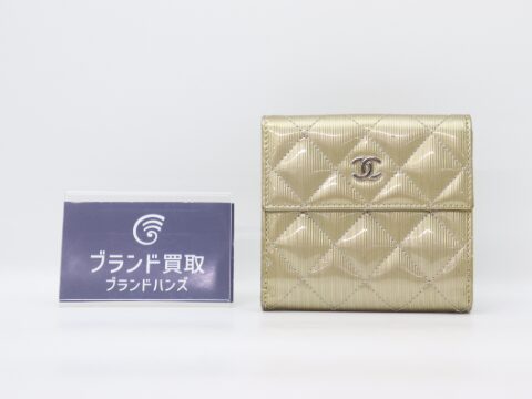 シャネル マトラッセ パテントレザー ゴールド