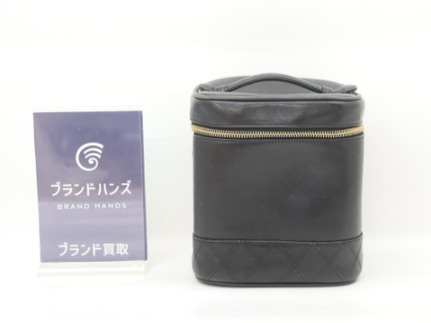 シャネル 縦型バニティ ラムスキン ブラック 4番台