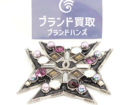 シャネルブローチ