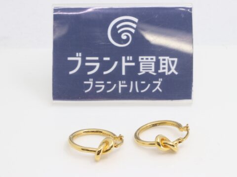 セリーヌ ノット ピアス