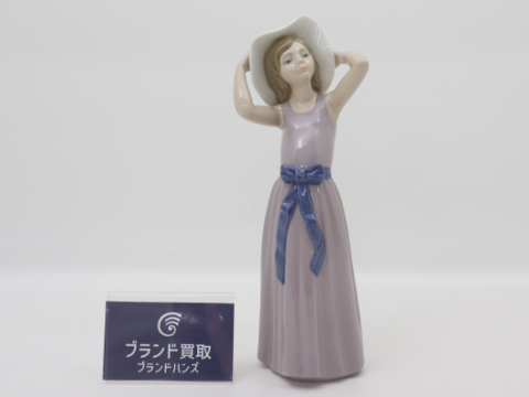 リヤドロ 若草色の少女