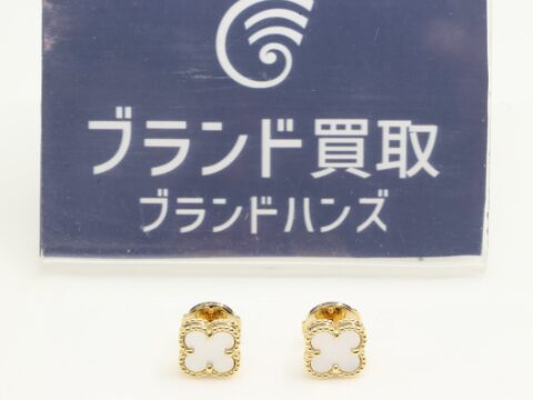 ヴァンクリーフ＆アーペル 750YG スウィートアルハンブラ シェル ピアス VCARA44800