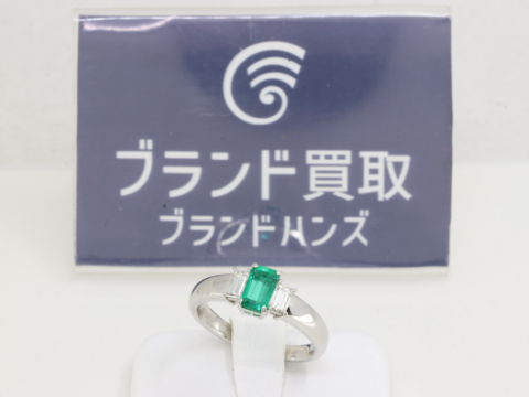 Pt900 エメラルド リング E-0.69ct D-0.40ct