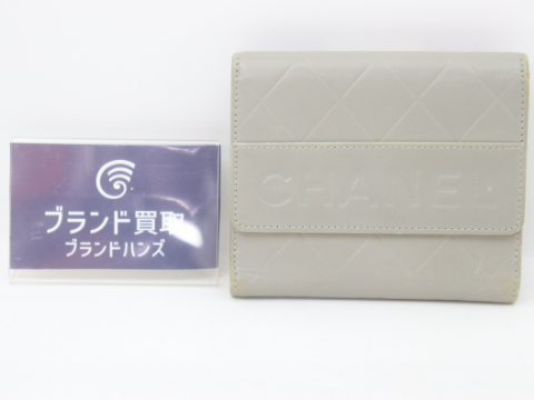 シャネル 二つ折り財布 レザー グレー