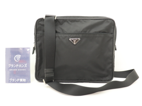 プラダ テスート ナイロン ブラック 三角プレート