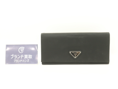 プラダ ナイロン 二つ折り長財布